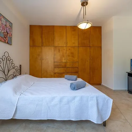 Petro's House Apartman Kóronosz